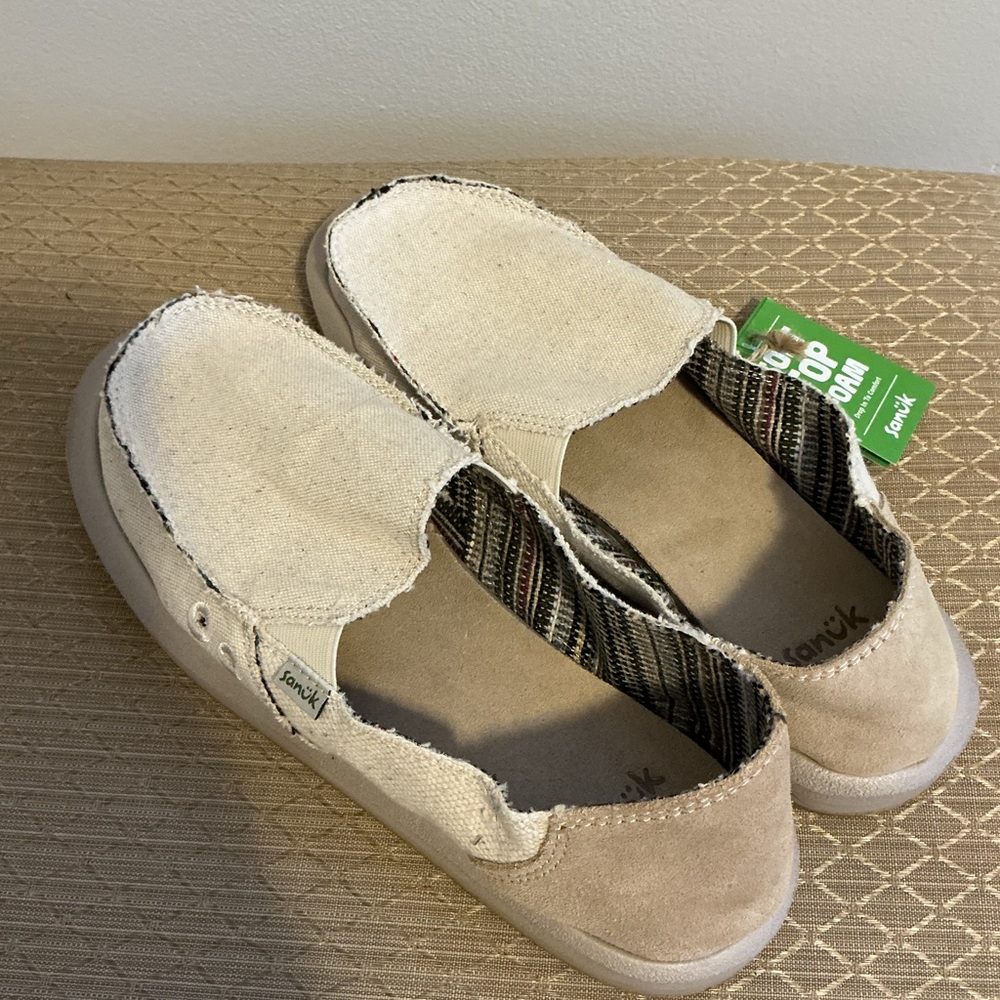 Sanuk Women’s Soft Slip on Shoes 8